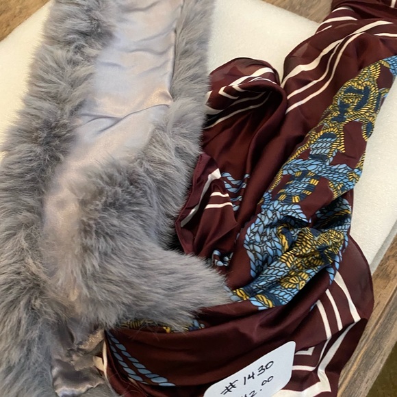 Muff Scarf - Picture 5 of 5